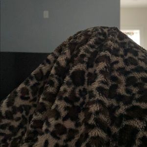 Meet your Posher, Ayde